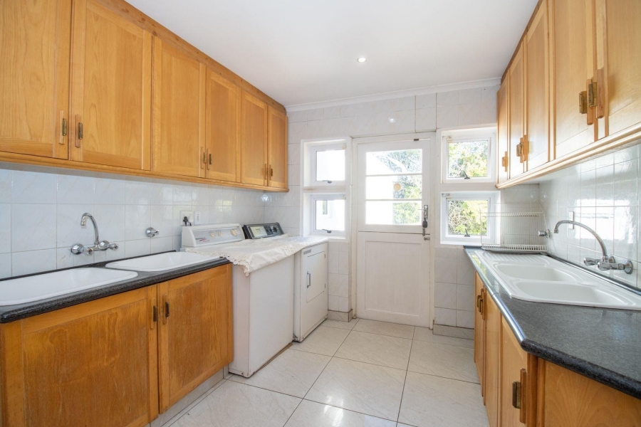 7 Bedroom Property for Sale in Constantia Western Cape